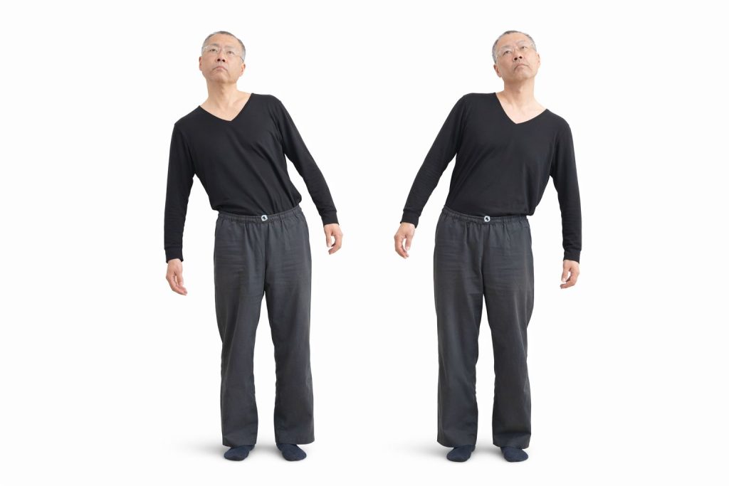 体が左右どちらかに大きく傾いてしまう写真